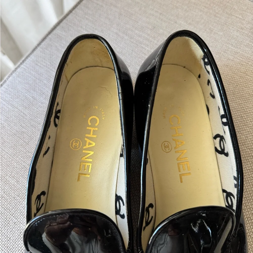 Chanel Glossy Black CC patent leather Loafers Tassel 38C / Size 8 Authentic‎ - Picture 3 of 9